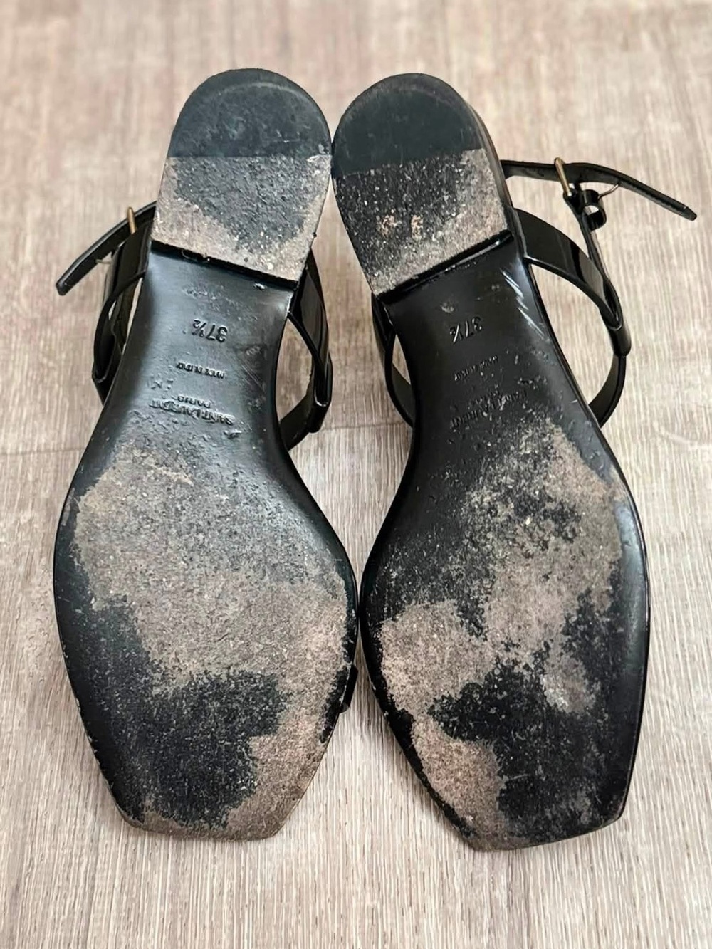 Saint Laurent Black Patent Leather Logo T-Strap Sandals - Picture 7 of 7